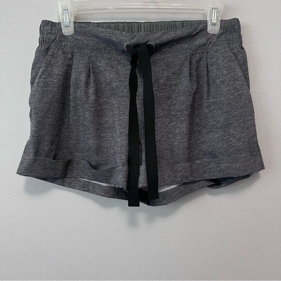 Lululemon Gray Athletic Shorts Size 8 - Picture 1 of 5